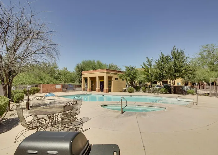 W/ Balcony + Mountain View! * Tucson