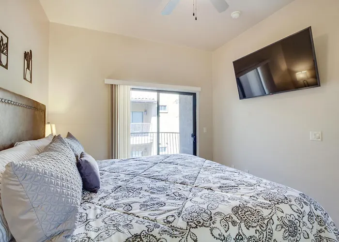 W/ Balcony + Mountain View! Holiday home Tucson